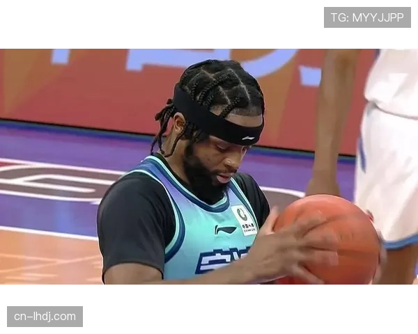 新疆战绩不佳遭遇三连败 最后外援调整押宝发展联盟后卫